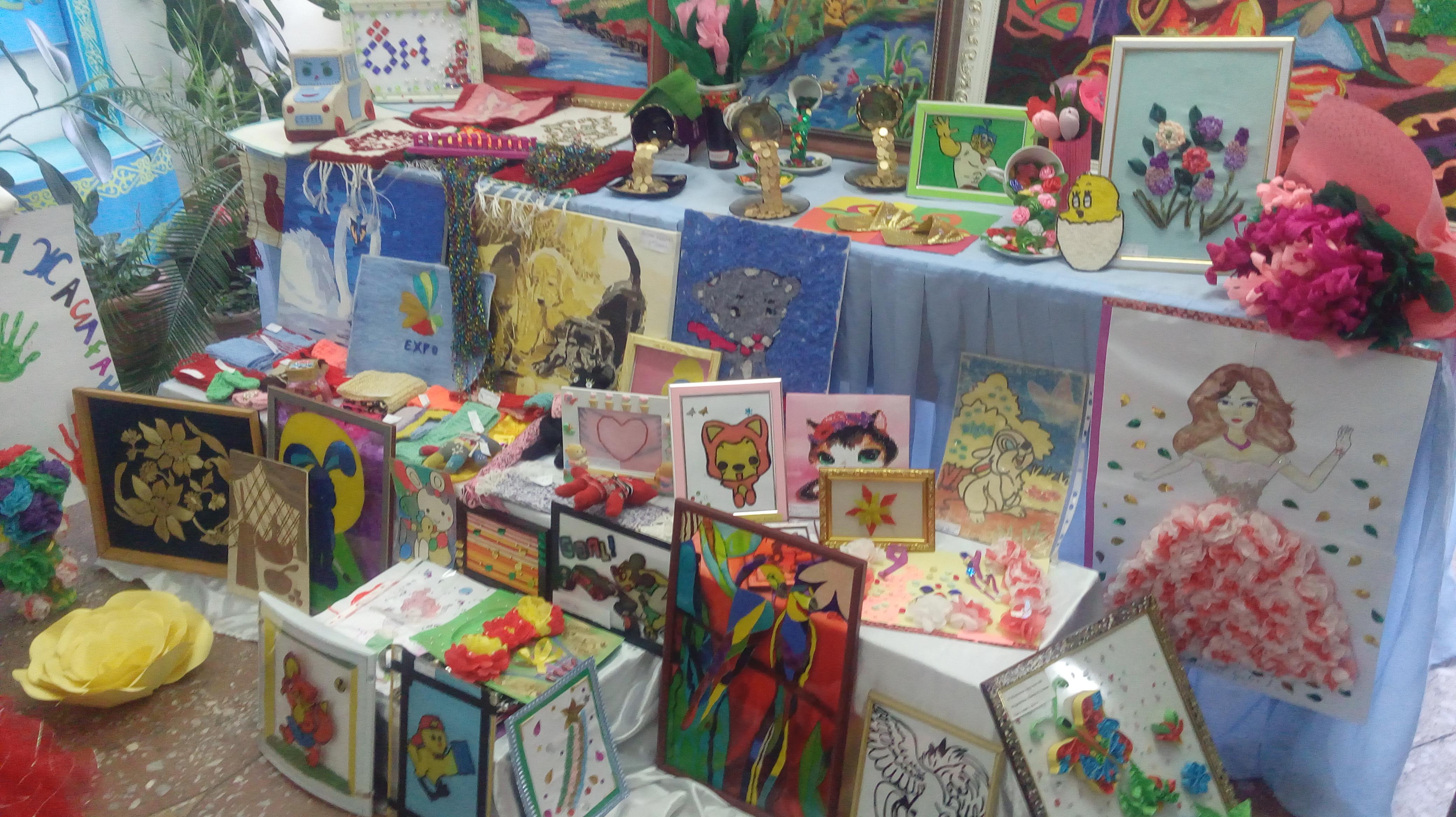 Қолөнер көрмесі